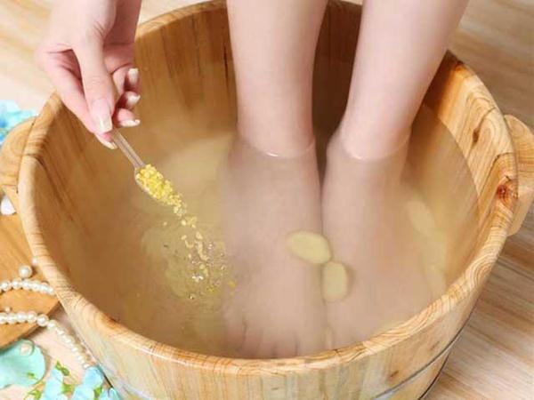 1 tuần nên ngâm chân mấy lần?