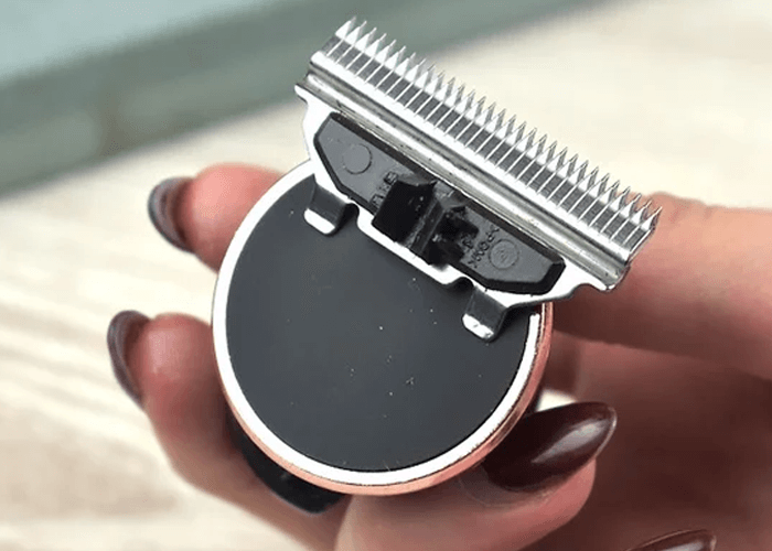 Giữ lưỡi dao cố định trên máy
