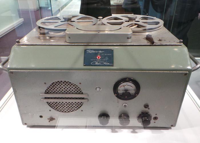 Chiếc máy ghi âm G-Type của Sony