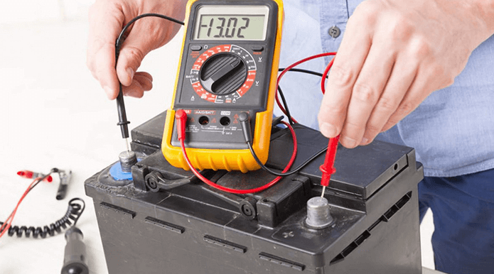 Sử dụng máy đo nội trở ắc quy