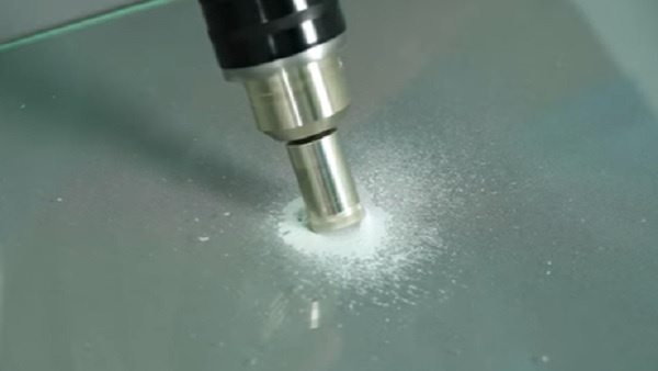 Xác định chính xác loại kính cần khoan lỗ