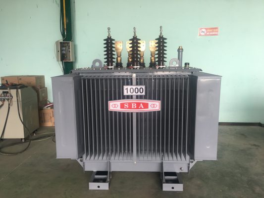 Khi sử dụng máy biến áp cần kiểm tra kỹ nguồn điện