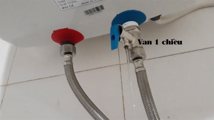 Lắp van 1 chiều bình nóng lạnh bên nào?