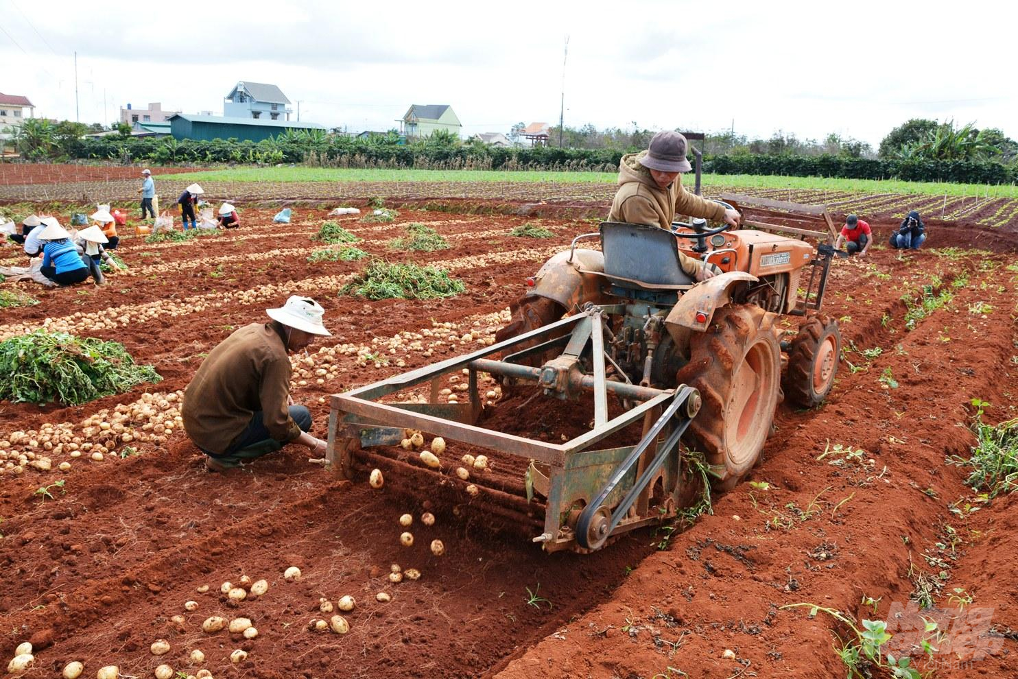 Đặc điểm của các loại máy nông nghiệp