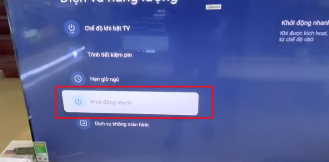 Cách mở, tắt tivi TCL không có điều khiển: Sử dụng tính năng điều khiển bằng giọng nói