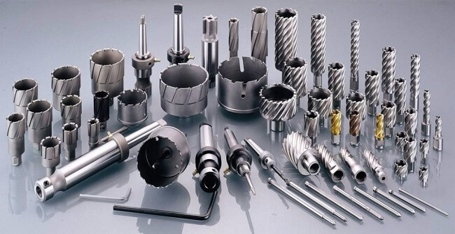 Chọn loại mũi khoan có độ cứng, độ xoắn, độ sâu phù hợp với vật liệu cần khoan