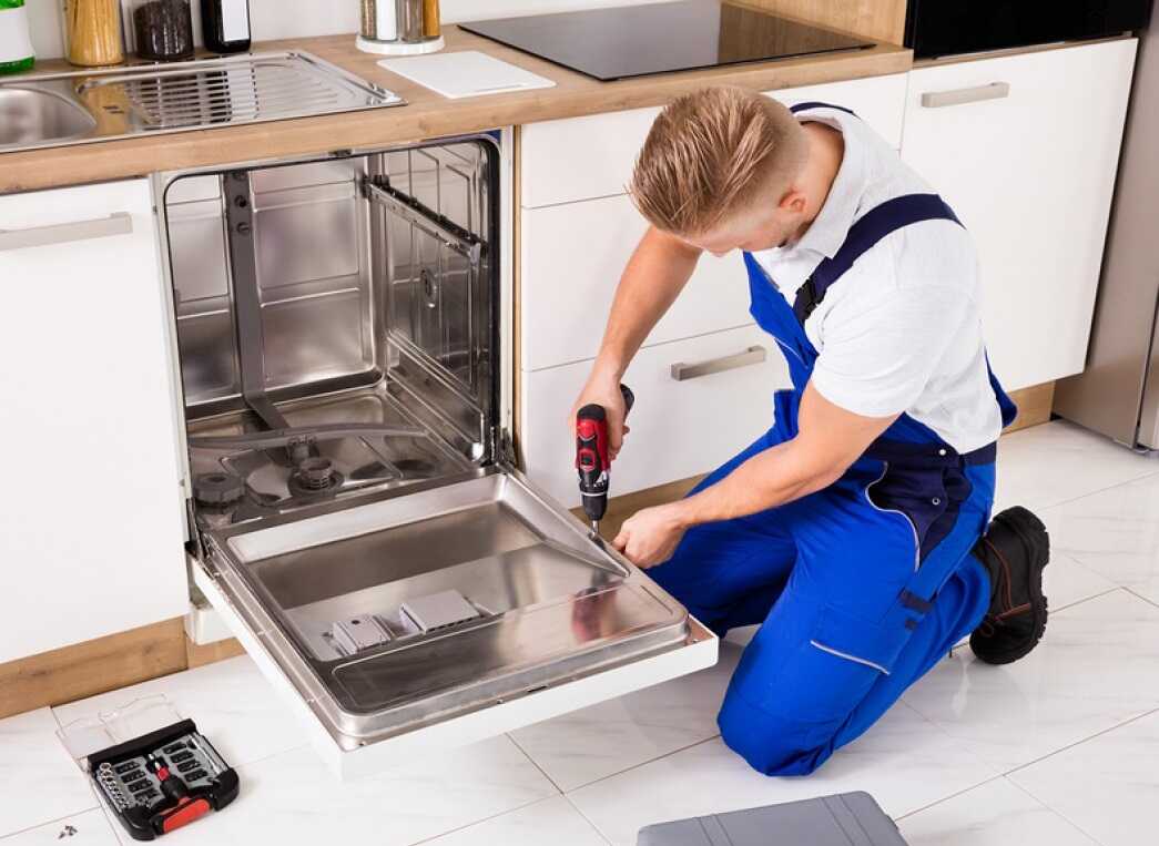 Sửa lỗi máy rửa bát bị đọng nước do hỏng bảng điều khiển 