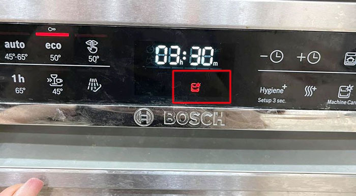 Máy rửa bát Bosch nháy đèn ở biểu tượng Machine Care