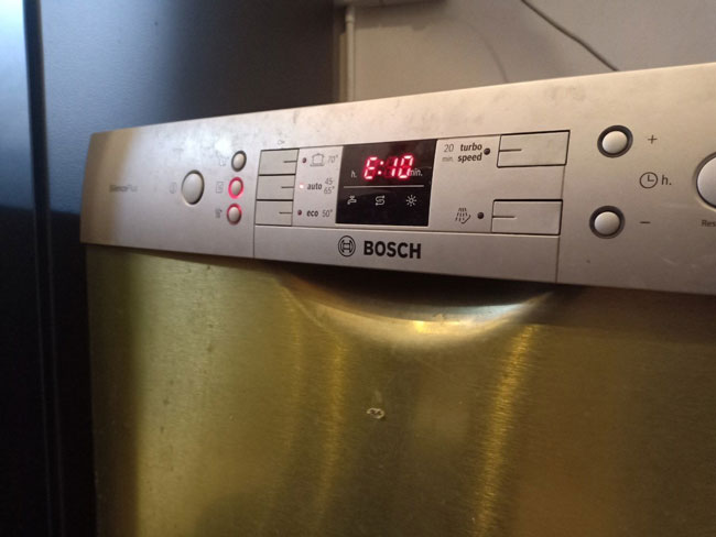 Lỗi E10 máy rửa bát Bosch là lỗi gì?