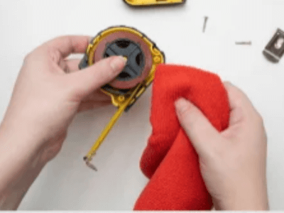 Lau sạch bụi bẩn