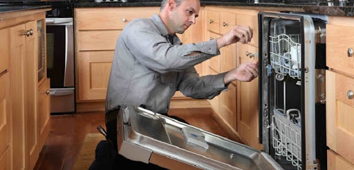 Máy rửa chén không thoát được nước sửa thế nào?