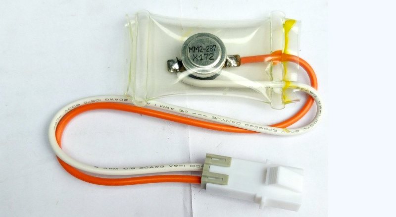 Tủ lạnh Hitachi không chạy do lỗi cảm biến