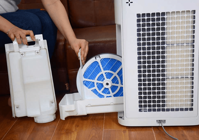 Lỗi E2 máy lọc không khí Sharp liên quan đến bộ phận tạo ẩm không khí