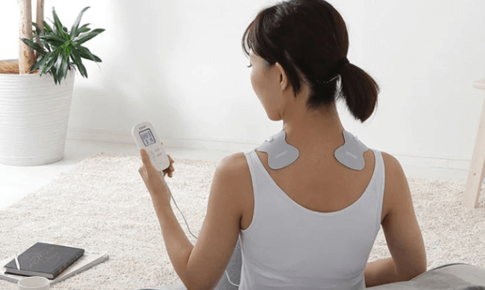 Dùng máy massage xung điện có hại không?