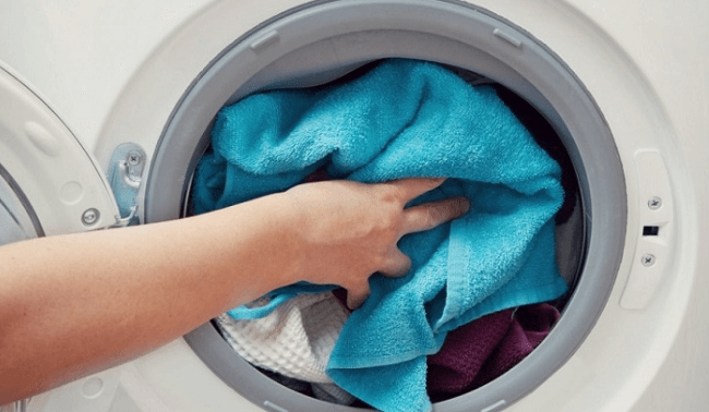 Do trong máy có quá nhiều hoặc quá ít quần áo