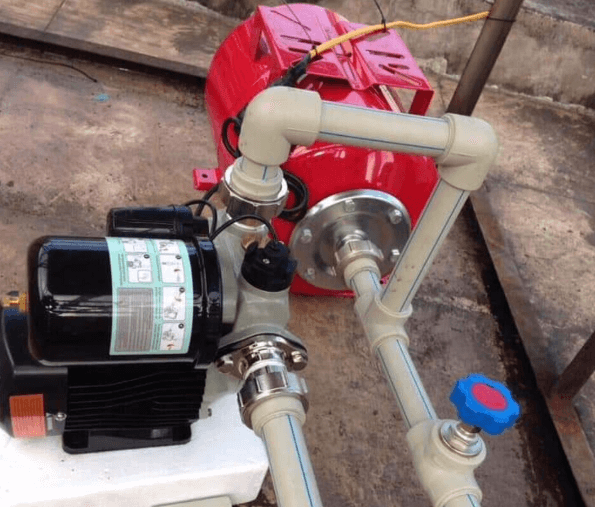 Nên đặt máy bơm nước ở gần nguồn nước