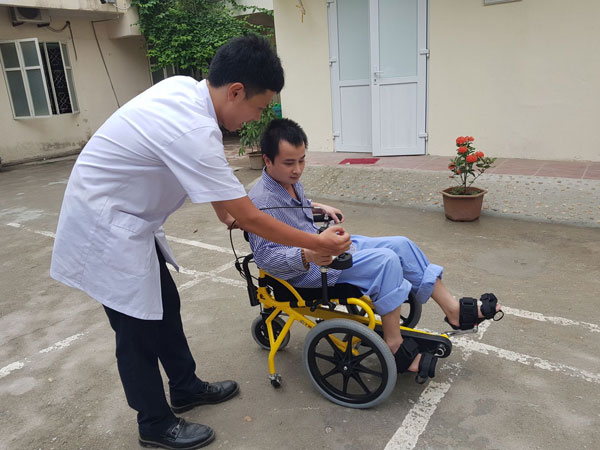 Tác dụng của xe lăn có bàn đạp