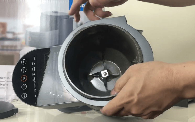 Lưỡi dao 4 cánh của máy làm sữa hạt 11200 sắc bén
