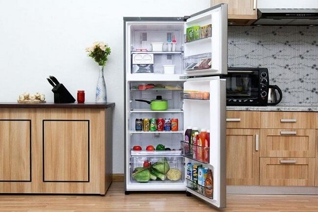 Thi thoảng tủ lạnh có tiếng nổ lụp bụp