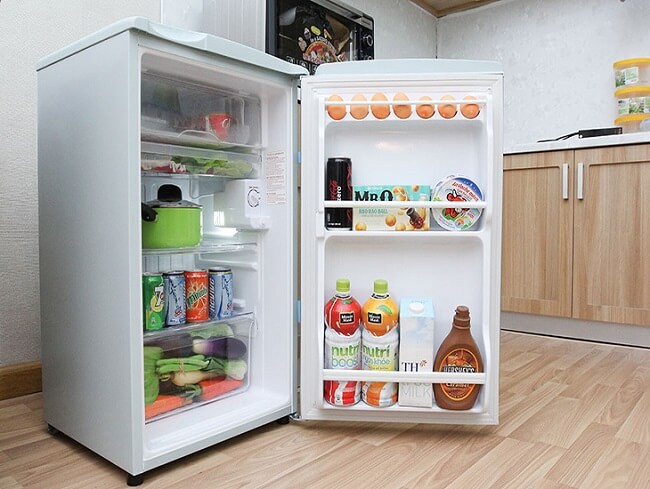 Xem tủ lạnh được đặt cân đối chưa