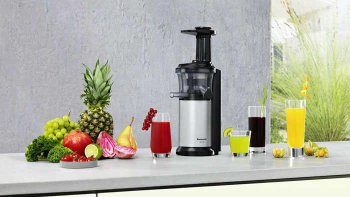 nên mua máy ép chậm Philips hay Panasonic