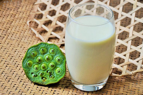 Cách làm sữa hạt sen bằng máy xay sinh tố