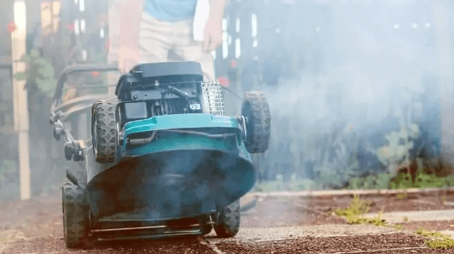 Máy cắt cỏ ra khói trắng là lỗi gì?