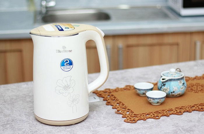 Thực hư bình đun nước siêu tốc bằng nhựa có hại không?