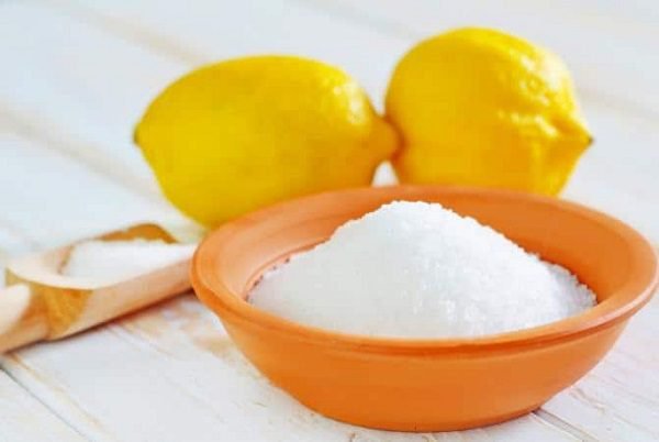 Khử mùi ấm đun siêu tốc bằng axit citric