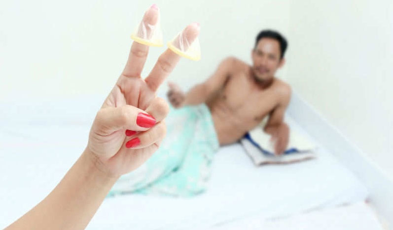 Nam giới có nên đeo 2 cái cùng lúc không?