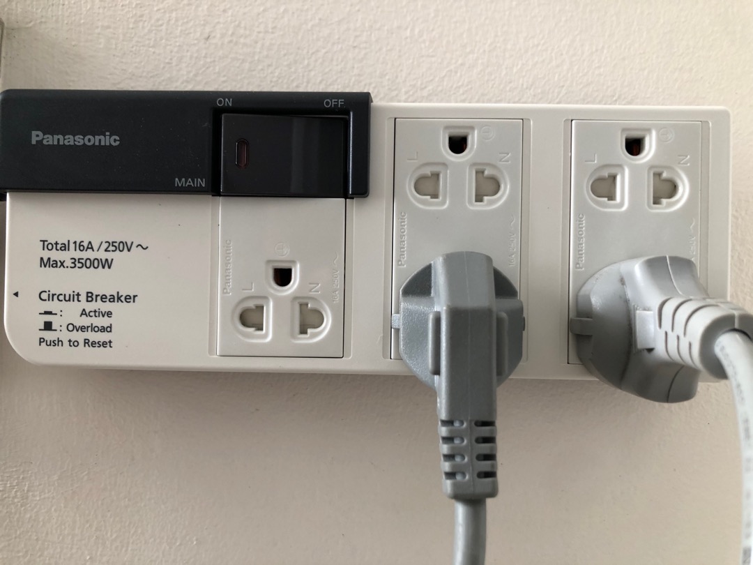Ổ cắm điện Panasonic