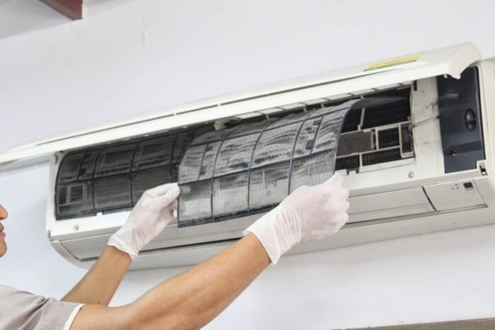 Kiểm tra các bộ phận xem có rò rỉ hoặc vật cản