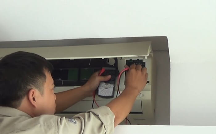 Đo trị số cảm biến độ ẩm của điều hòa