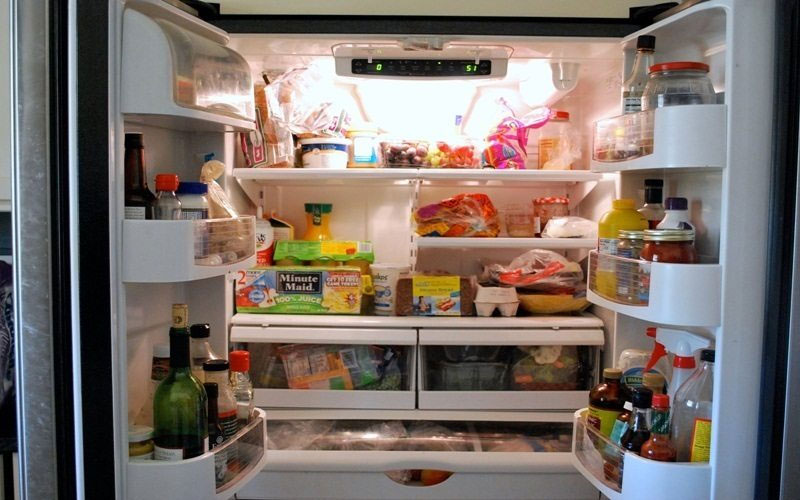 Do tủ lạnh bị nhồi nhét quá nhiều đồ 