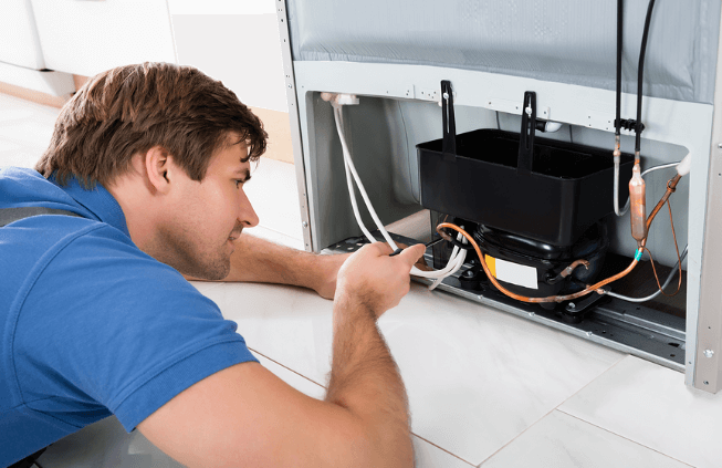 Tủ lạnh có tiếng kêu rè rè do ghim lốc máy lỏng hoặc tuột