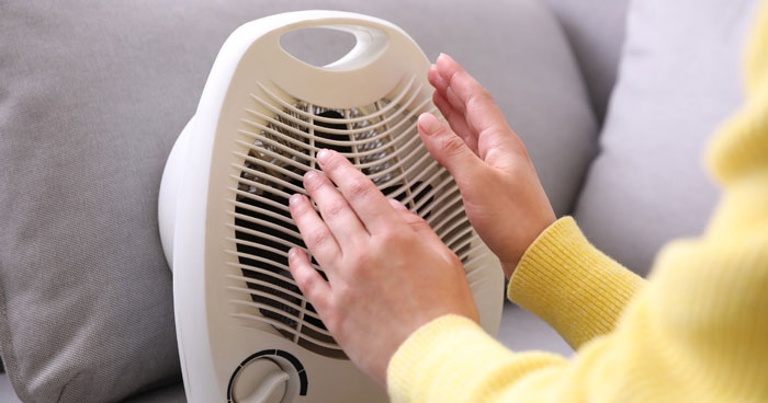 Lưu ý khi sử dụng quạt sưởi: Thường xuyên vệ sinh, bảo trì sản phẩm