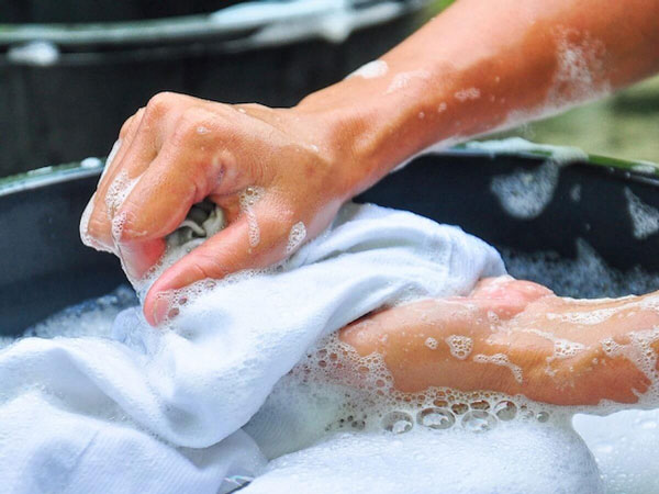 Cách giặt chăn điện bằng tay