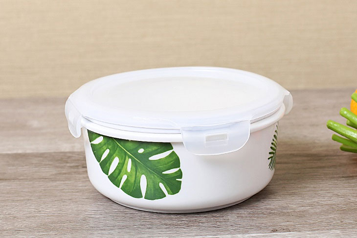 Vật dụng gốm sứ dùng được cho lò vi sóng