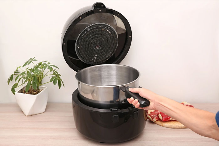 review nồi chiên không dầu Rapido về thiết kế
