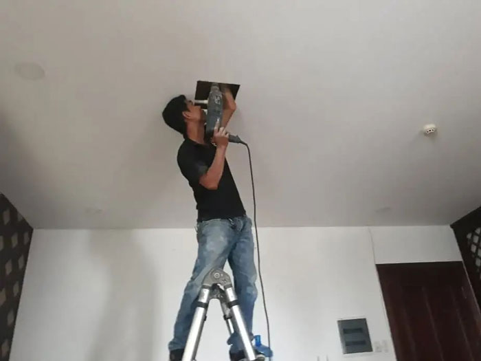 Cách lắp quạt trần trên trần thạch cao - khoét lỗ