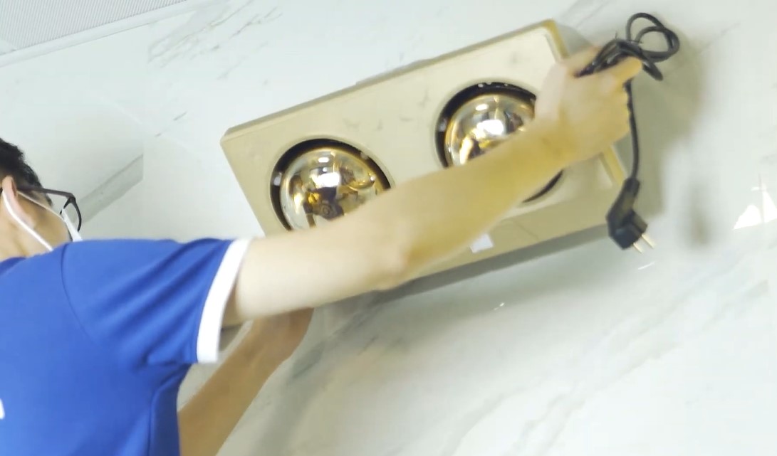 Cách lắp đèn sưởi nhà tắm đơn giản nhất