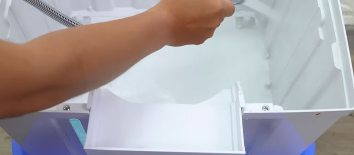 Vệ sinh bình chứa nước rời