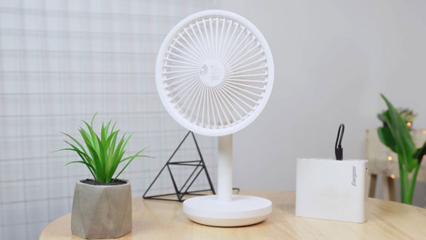 Cách sạc pin cho quạt tích điện để không bị chai pin