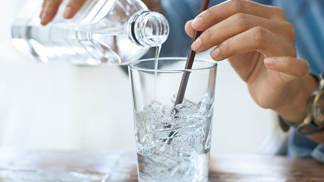 Uống nhiều nước mát