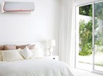 Bật điều hòa, máy lạnh mở cửa có tốn điện không?