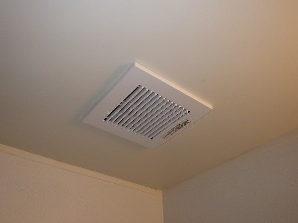 Chọn vị trí lắp đặt phù hợp cho quạt thông gió để đạt hiệu quả tốt nhất