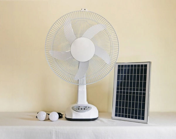 Mua quạt năng lượng mặt trời ở đâu đảm bảo?