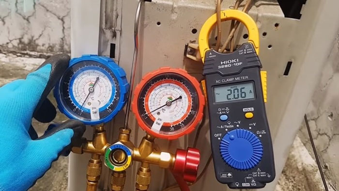 khóa van đồng hồ, tắt bơm hút chân không và tháo dây đồng hồ ra