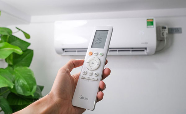 Thay điều khiển mới hoặc bảo quản điều khiển để hạn chế rơi vỡ