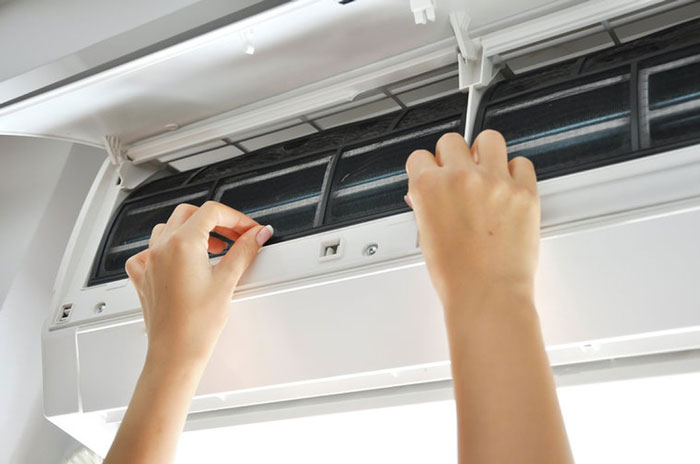 Cánh quạt tản nhiệt của máy lạnh bị hư hỏng